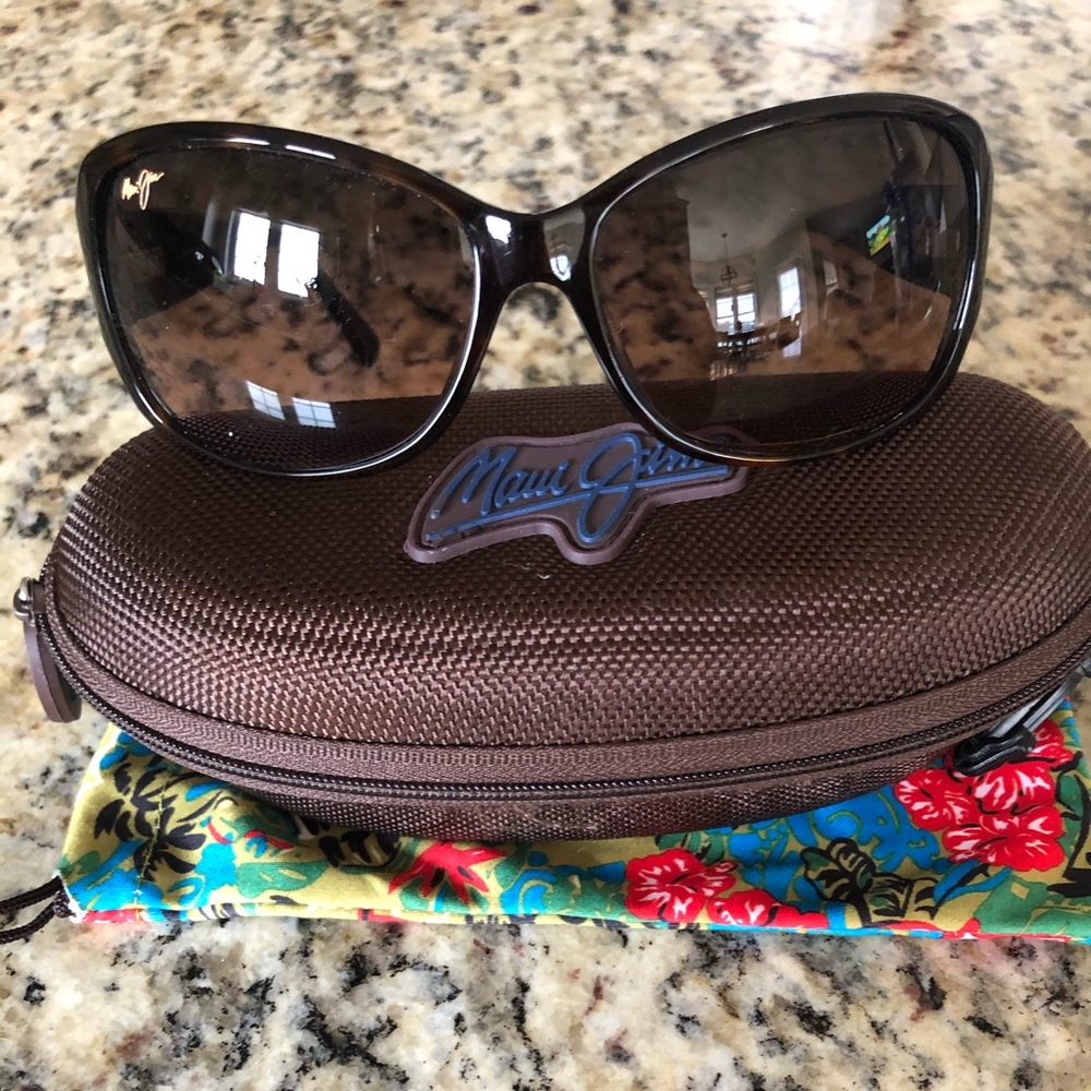 *SOLD* Women’s Maui Jim Nalani Sunglasses